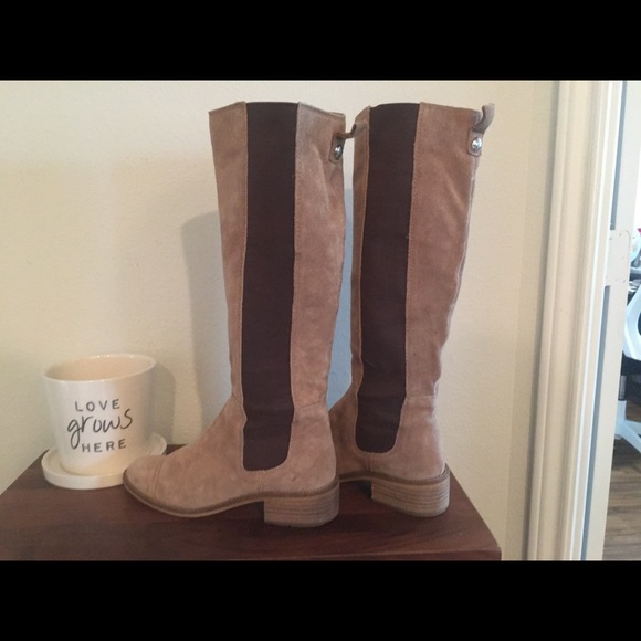 BCBGeneration Brown Boots - Picture 3 of 5
